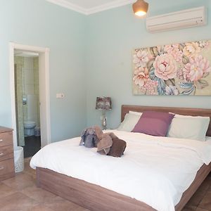 Kamer met een Queen Size Bed